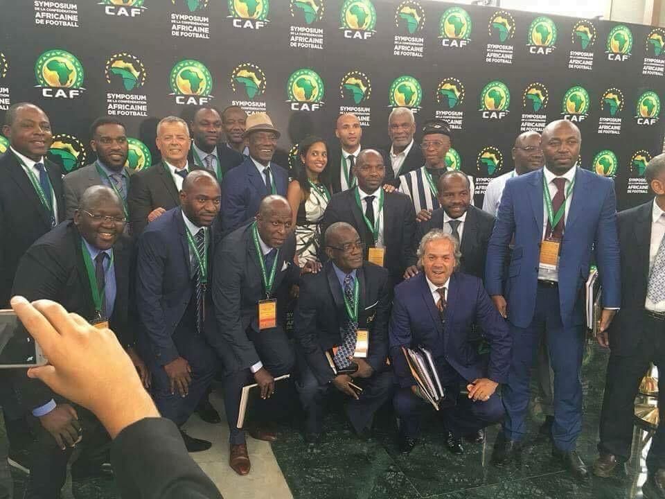 Photo de groupe au Symposium de la Confédération Africaine de Football